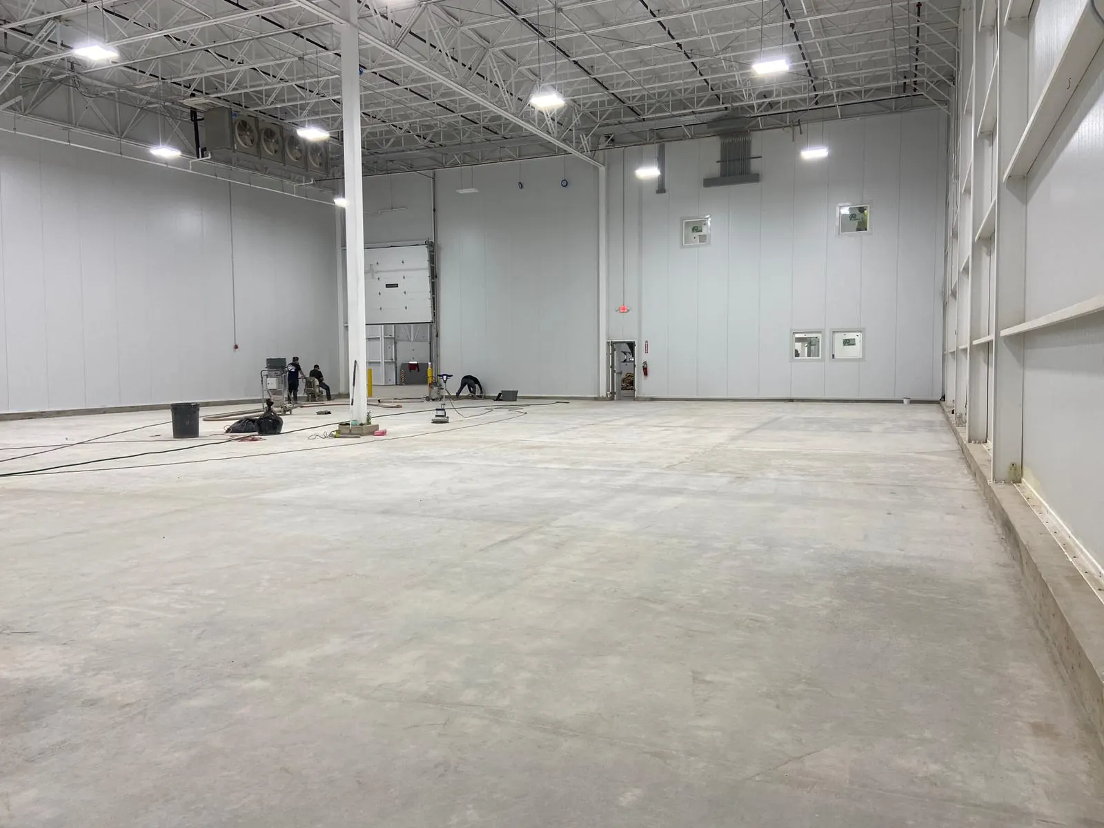 Inverafrut Facility — Produce warehouse · Solid color epoxy, view 2