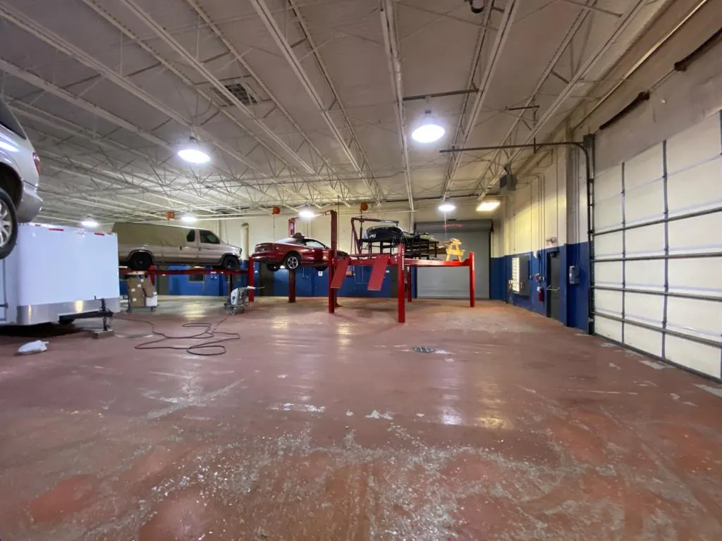 UTRGV Mechanic Shop & Classroom — Training shop · Epoxy & safety stripes, view 5