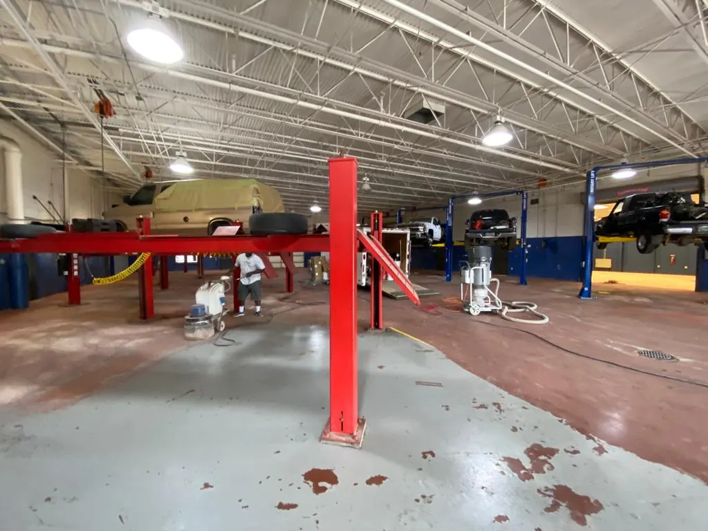 UTRGV Mechanic Shop & Classroom — Training shop · Epoxy & safety stripes, view 6
